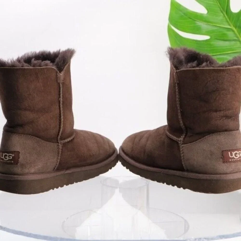 UGG Womens Bailey Button Short Boot Size 5 Brown Suede Sherpa Shearling Fury‎